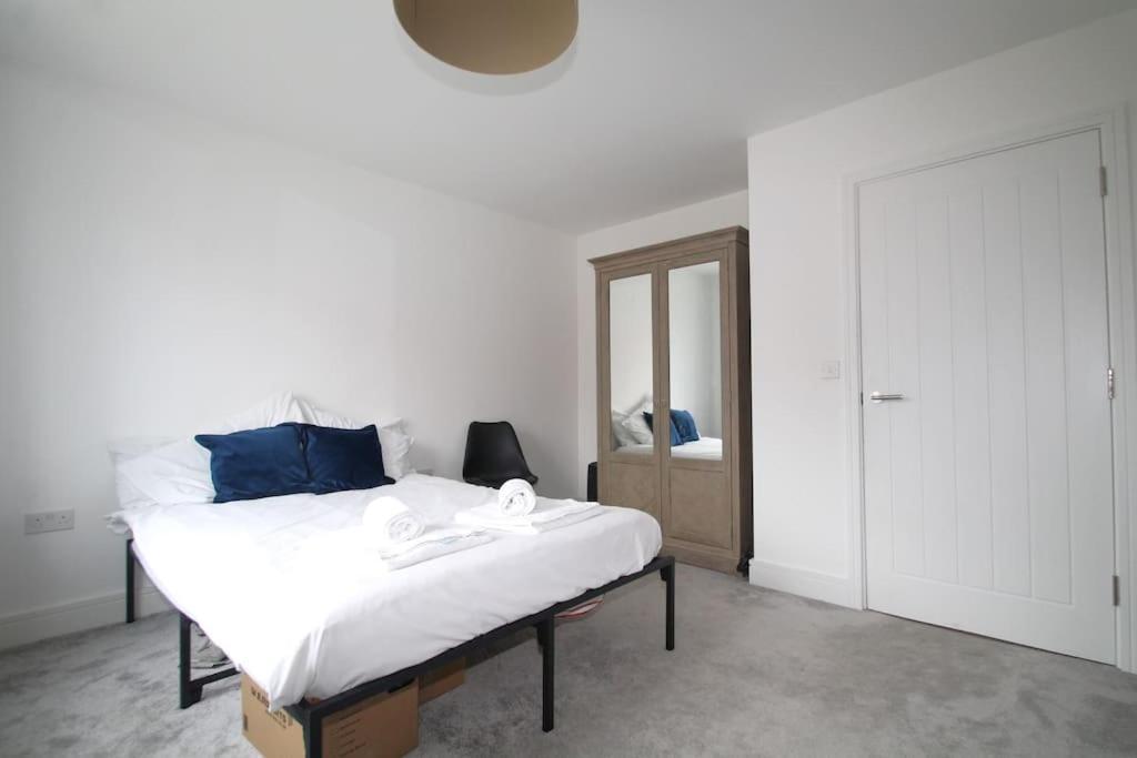 Вилла Beaulieu Park - Sleeps 10 - Chelmsford Broomfield  Экстерьер фото